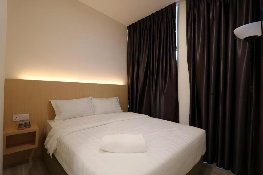 Place2Stay @ Campus Hub Кучинг Экстерьер фото