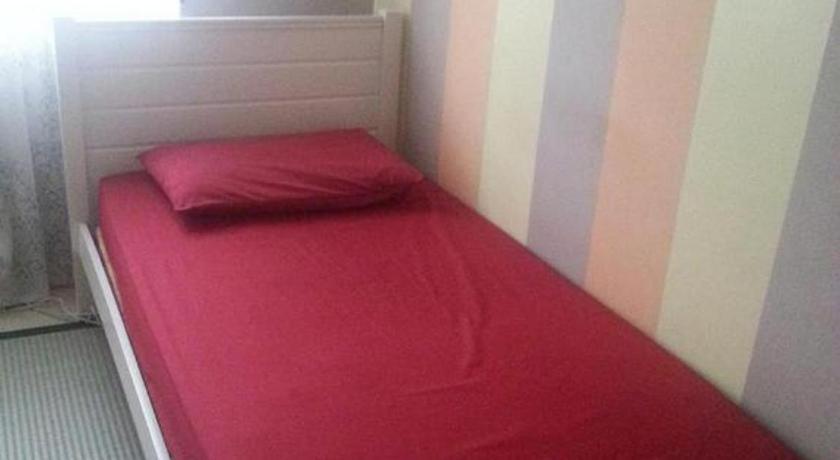 Place2Stay @ Campus Hub Кучинг Экстерьер фото