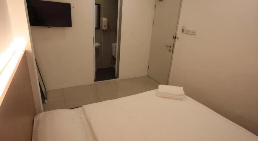 Place2Stay @ Campus Hub Кучинг Экстерьер фото